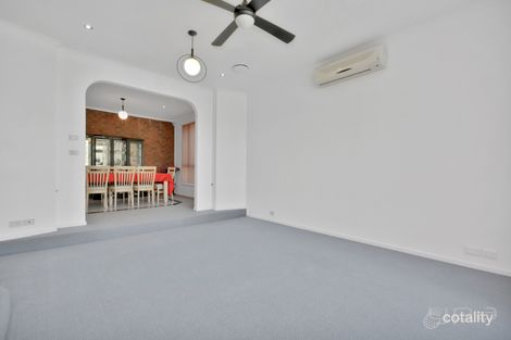 Property photo of 14 Queensbury Way Werribee VIC 3030