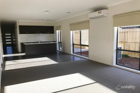 Property photo of 5 Canopy Way Werribee VIC 3030