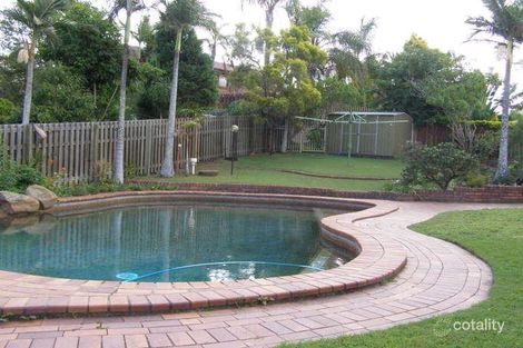 Property photo of 4 McInnes Place Mount Ommaney QLD 4074