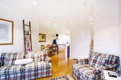 Property photo of 2/22 Holyrood Street Hampton VIC 3188