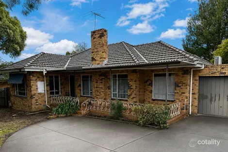 11 CREST GR, NUNAWADING, VIC 3131