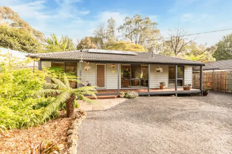 Property photo of 11 Joffre Parade Cockatoo VIC 3781