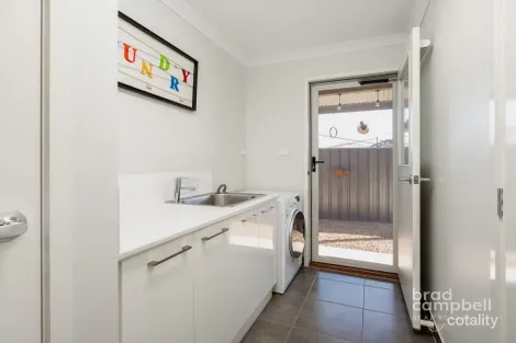 Property photo of 65 Settlers Drive Kialla VIC 3631