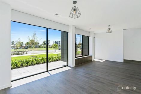 61 Troubridge Dr, West Lakes, SA 5021