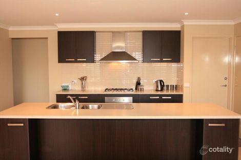 Property photo of 19 Murrumbidgee Street Manor Lakes VIC 3024