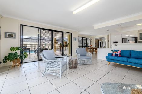 Property photo of 10 Dallow Crescent Helensvale QLD 4212