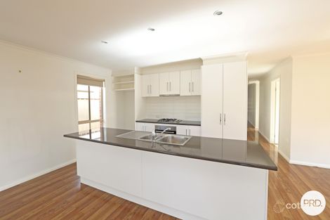 Property photo of 27 Oasis Boulevard Mildura VIC 3500