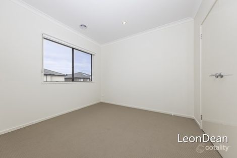 Property photo of 58 Warmbrunn Crescent Berwick VIC 3806