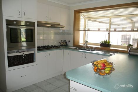 Property photo of 5 Gum Close Hoppers Crossing VIC 3029
