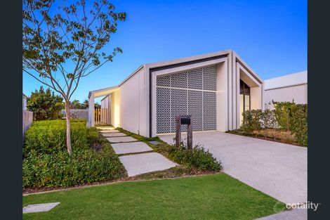 Property photo of 2327 Meliah Close Hope Island QLD 4212