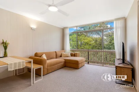 5/2 Sapphire Dr, Nambour, QLD 4560