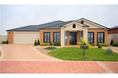 17 Ranfurlie Cct, Melton West, VIC 3337