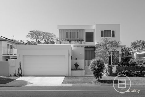 63 Surf St, Mermaid Waters, QLD 4218