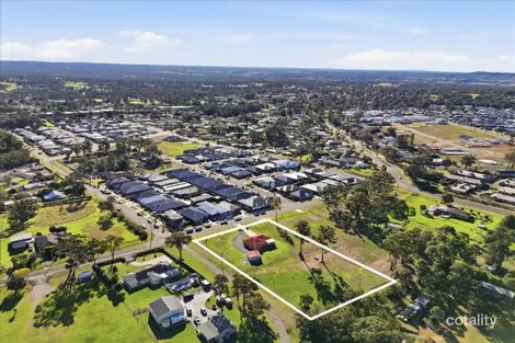 15 DENNIS ST, THIRLMERE, NSW 2572