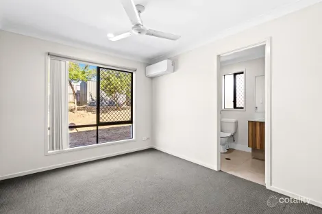 Property photo of 24 Lachlan Lane Hillcrest QLD 4118