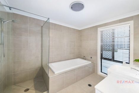 Property photo of 31 Sandstone Way Little Mountain QLD 4551