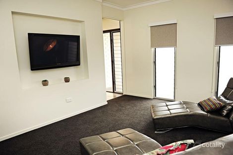 Property photo of 7 Beech Links Drive Ashfield QLD 4670