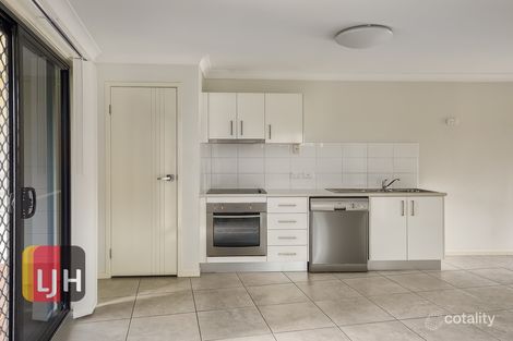 Property photo of 2/287 Kitchener Road Stafford Heights QLD 4053