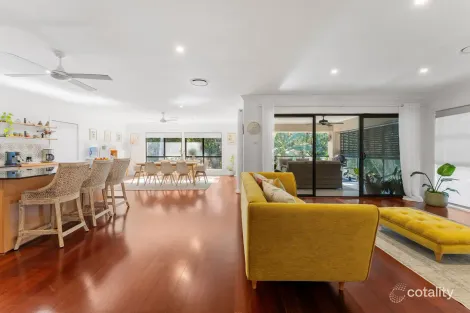 Property photo of 20 Northpoint Close Robina QLD 4226