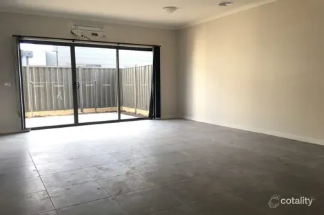 Property photo of 2/3 Everglade Crescent Roxburgh Park VIC 3064