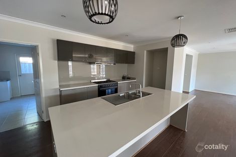 Property photo of 5 Carbine Way Lyndhurst VIC 3975