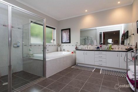 Property photo of 22 Flame Robin Drive Langwarrin VIC 3910