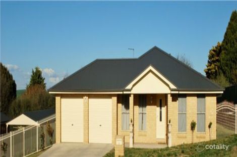 Property photo of 11 Piggott Place Blayney NSW 2799