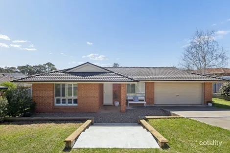 Property photo of 24 Henry Place Young NSW 2594