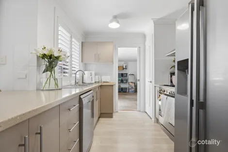 Property photo of 24 Henry Place Young NSW 2594