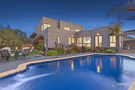 Property photo of 27 Lake King Circle Waterways VIC 3195