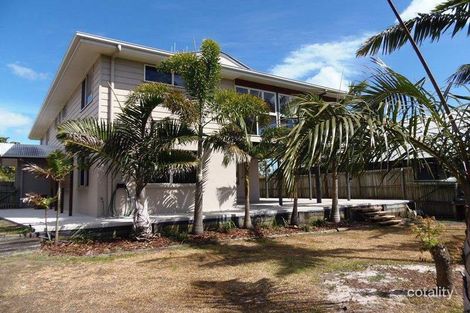 2 Hakea Pl, Rainbow Beach, QLD 4581