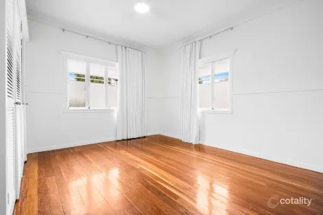 Property photo of 189 Mountjoy Terrace Manly QLD 4179