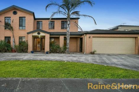 Property photo of 11 Edgewater Circuit Cairnlea VIC 3023