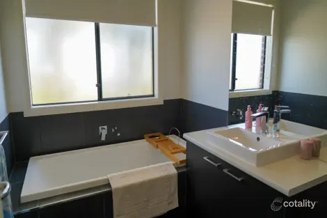 Property photo of 19 Jemima Court Garfield VIC 3814