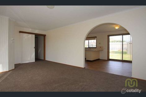 Property photo of 32 Keverstone Circuit Isabella Plains ACT 2905