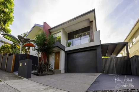 Property photo of 6 Bluebell Court Sunshine North VIC 3020