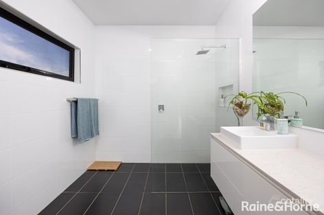 Property photo of 61 Coleman Street Turvey Park NSW 2650