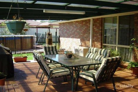 Property photo of 10 Pyramus Circuit Rosemeadow NSW 2560