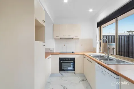 Property photo of 2/6 Rimu Place Nerang QLD 4211