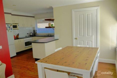 Property photo of 16 Golden Avenue Point Clare NSW 2250