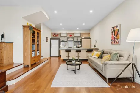 Property photo of 2/30 Warnes Road Mitcham VIC 3132