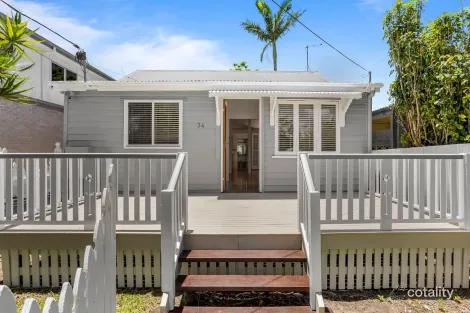 34 Donald St, Woody Point, QLD 4019