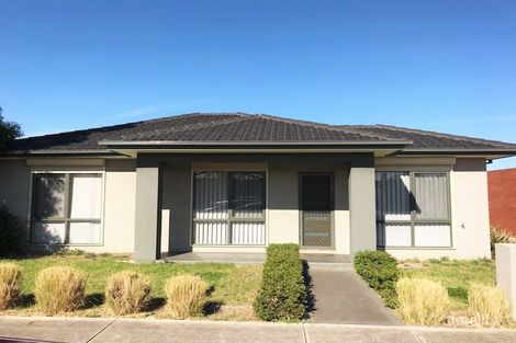 1/2 Currajong St, Thomastown, VIC 3074