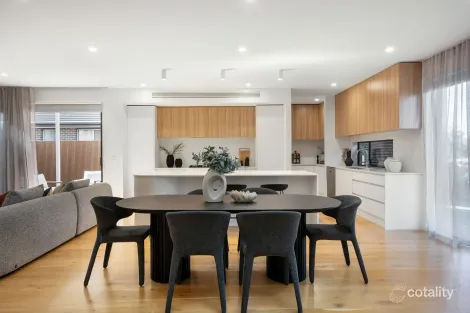 Property photo of 10 Groves Street Keilor East VIC 3033