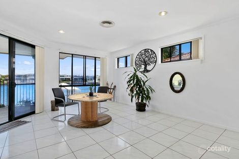 Property photo of 64 Sunbird Chase Parrearra QLD 4575