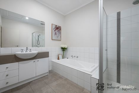 Property photo of 2/24 Rose Street Box Hill VIC 3128