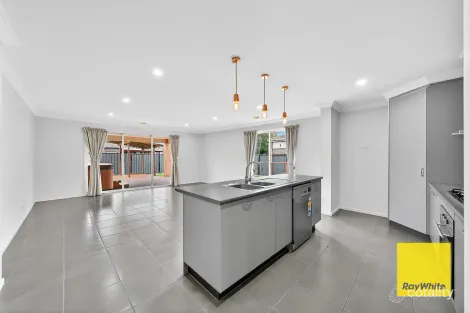 Property photo of 7 Eagleridge Promenade Tarneit VIC 3029