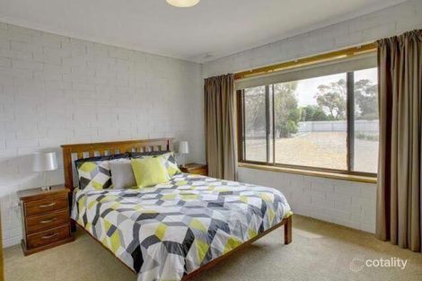 Property photo of 40 Hirschausen Road Poonindie SA 5607