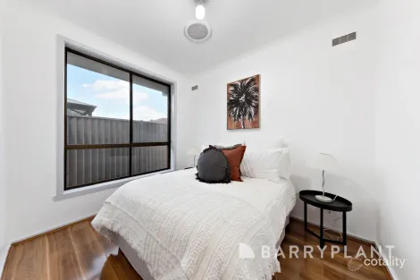 Property photo of 2/9 Entally Drive Albanvale VIC 3021