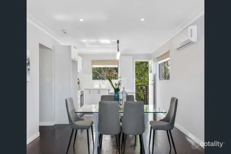 Property photo of 90 Wilson Street Labrador QLD 4215